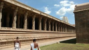 DD 3 Pillars surrounding the temple